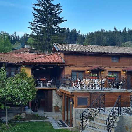 Guest House Zlatniyat Telets Koprivstica Kültér fotó