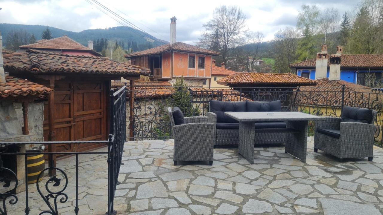 Guest House Zlatniyat Telets Koprivstica Kültér fotó