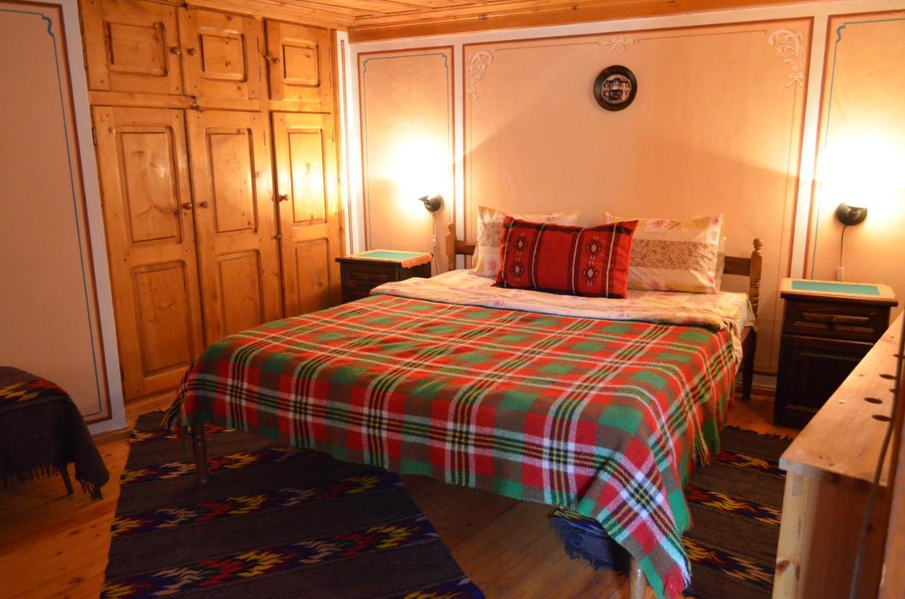 Guest House Zlatniyat Telets Koprivstica Kültér fotó